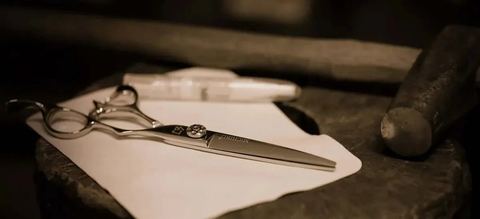 Akiko shears